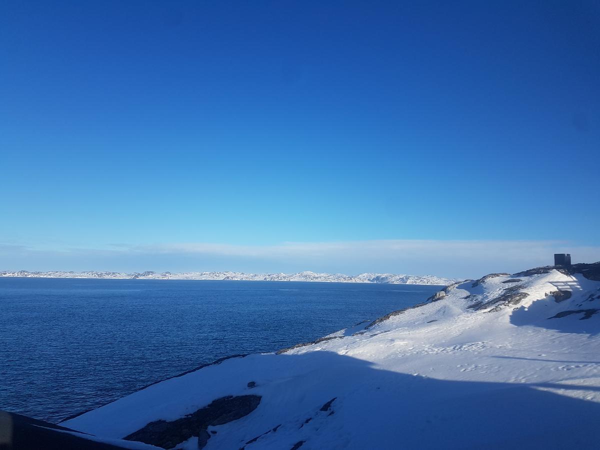 Отель Eagle View Нуук Экстерьер фото